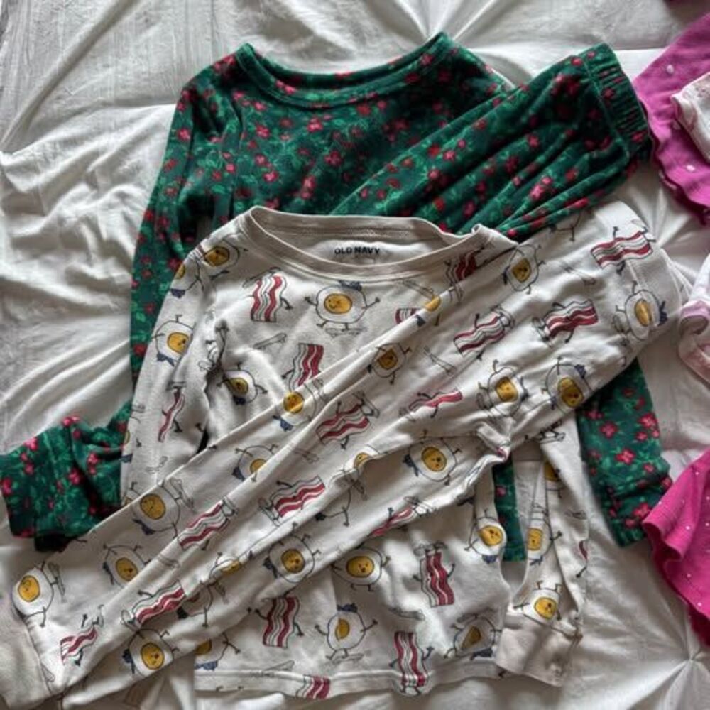 5T pajama bundle - Picture 2 of 6